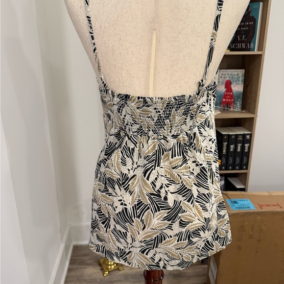 MICHAEL KORS | Green Cami Top Medium - Picture 4 of 5